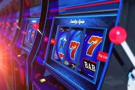 Antarmuka Acara Game Langsung di solitare menampilkan daftar turnamen terjadwal